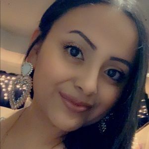 Meet your Posher, Anabel